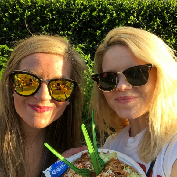 Meet your Posher, Megan - Picture 1 of 1